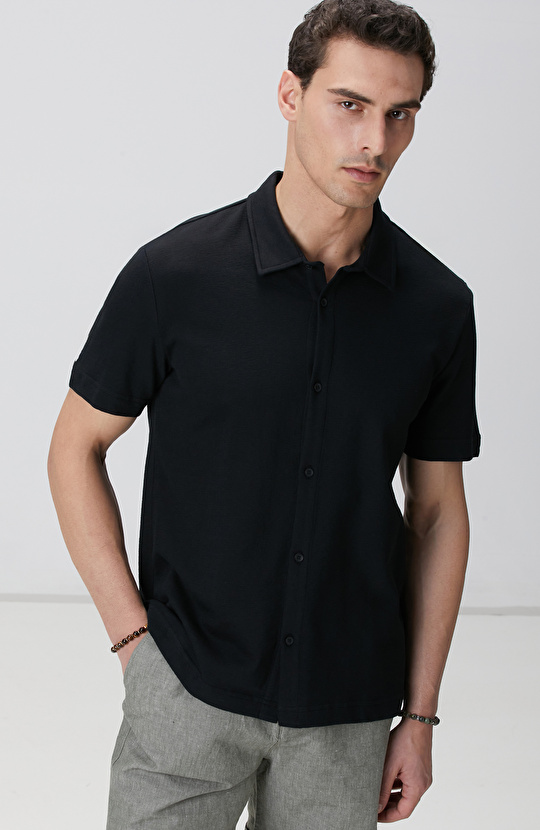 Siyah Jakarlı Gömlek