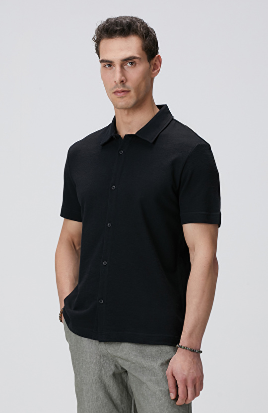 Siyah Jakarlı Gömlek