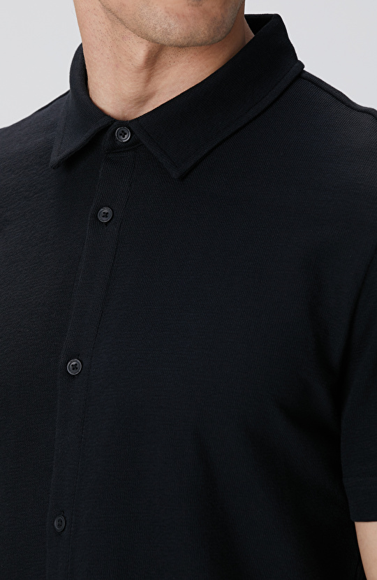 Siyah Jakarlı Gömlek