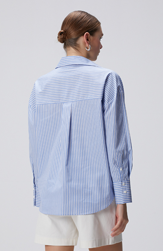 Mavi Beyaz Nakışlı Gömlek