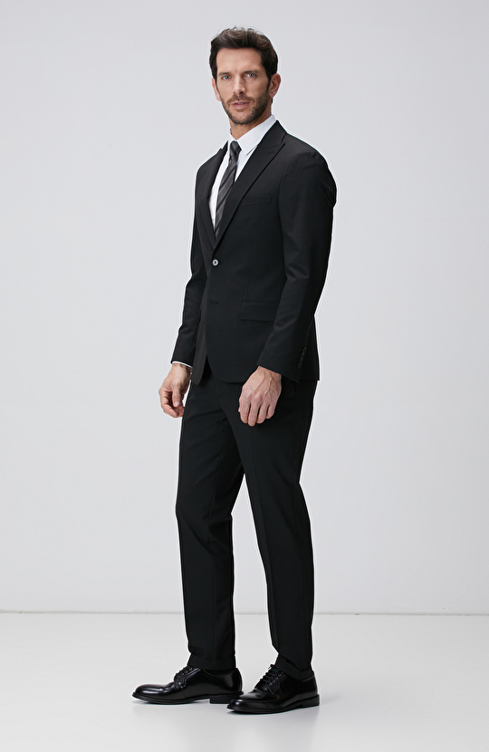 Siyah Takım Elbise