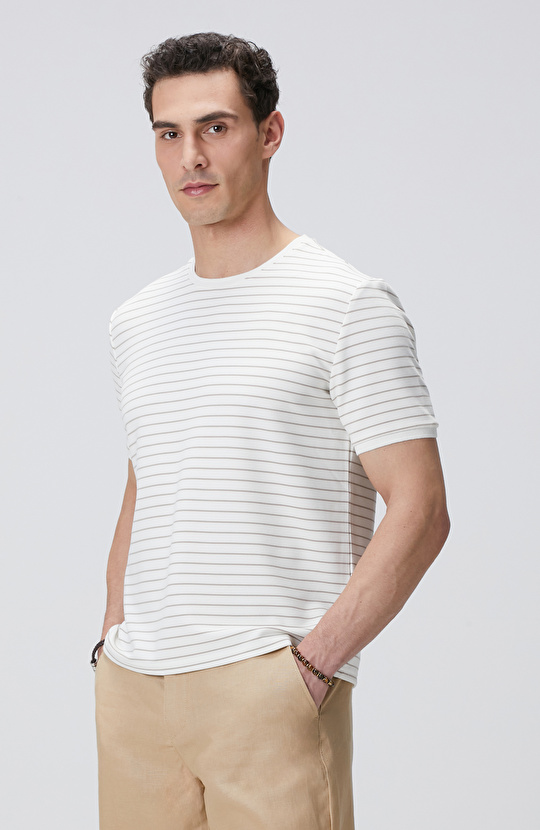 Kırık Beyaz Bej T-shirt