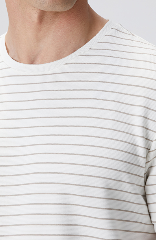 Kırık Beyaz Bej T-shirt