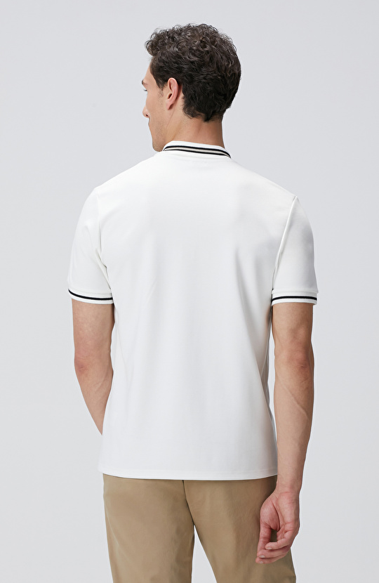 Kırık Beyaz Polo Yaka Örme T-shirt