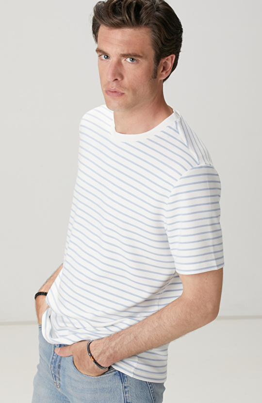 Kırık Beyaz Mavi T-shirt