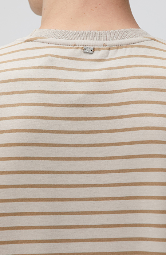 Bej Çizgili T-shirt