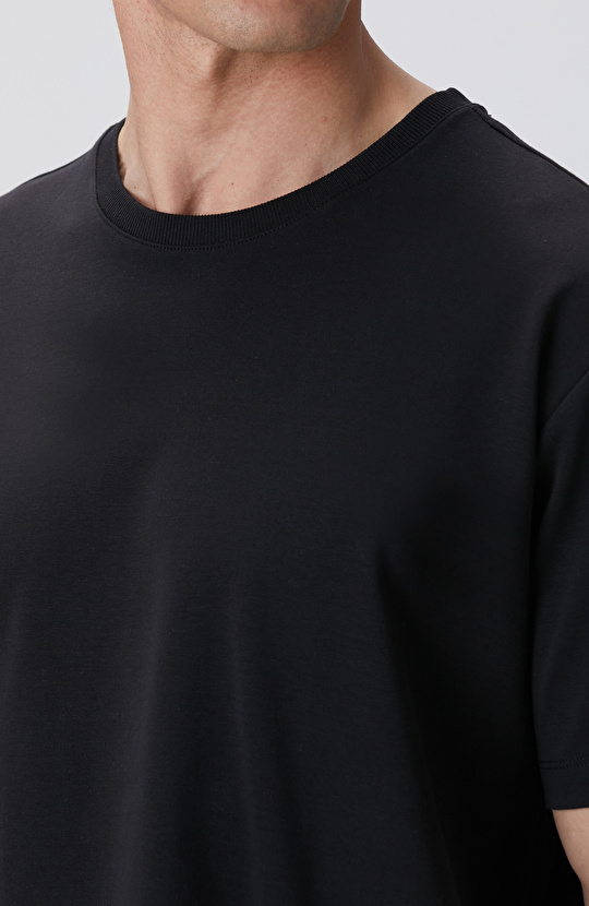 Siyah T-shirt