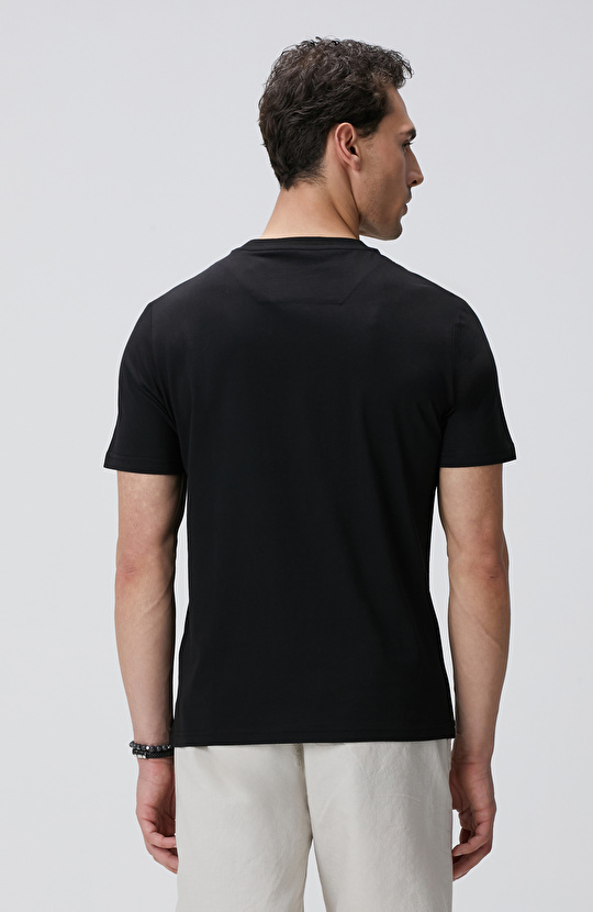 Siyah Nakışlı Örme T-shirt