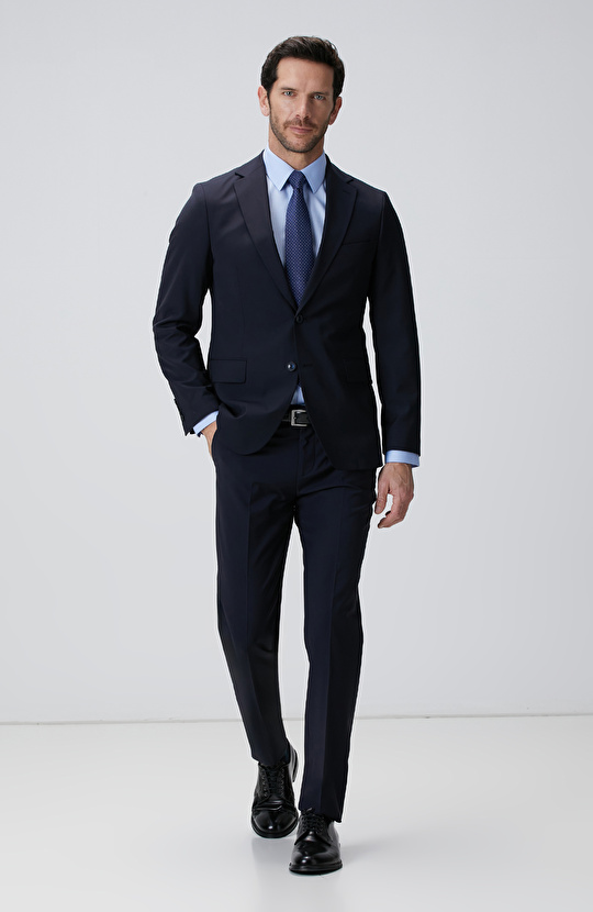 Lacivert Limited Loro Piana Kumaşından Üretilmiş Yün İpek Karışımlı Takım Elbise