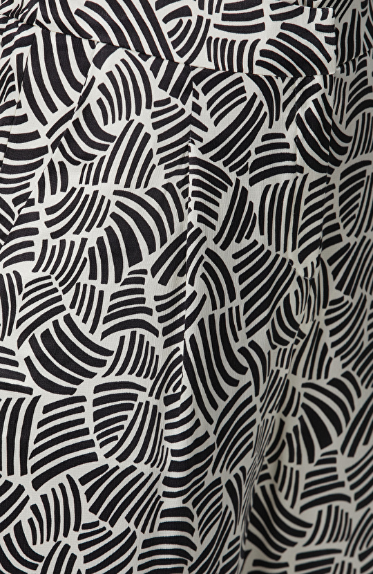 Siyah Kırık Beyaz Desenli Pantolon