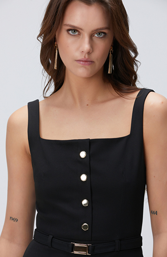 Siyah Aksesuar Detaylı Elbise