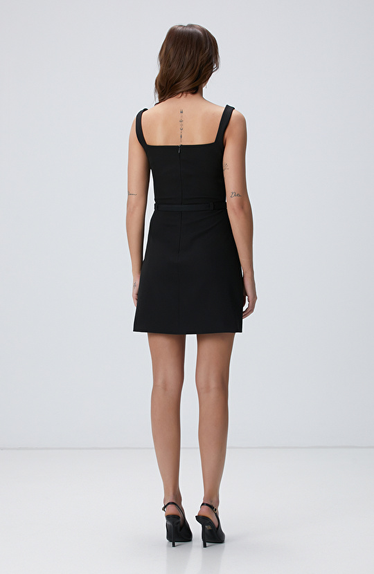 Siyah Aksesuar Detaylı Elbise