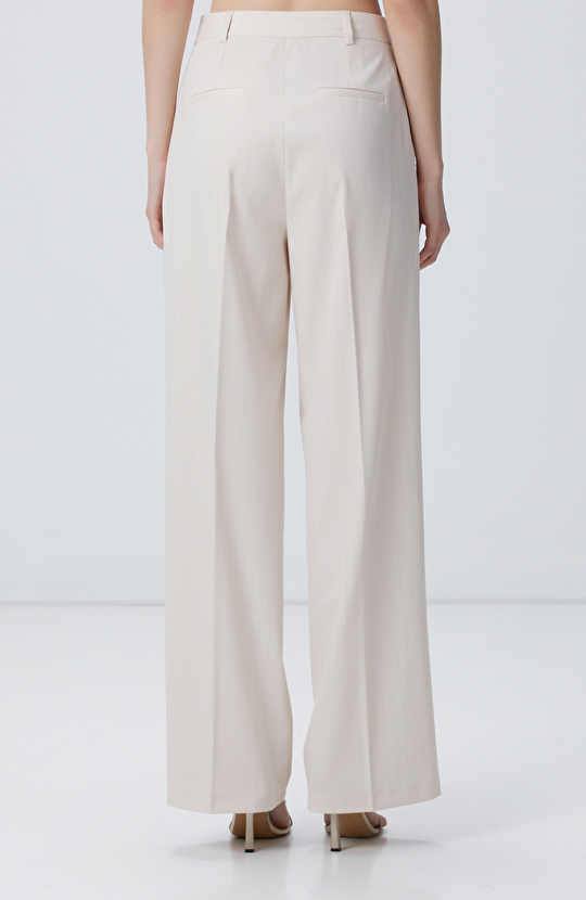 Bej Çizgili Pantolon