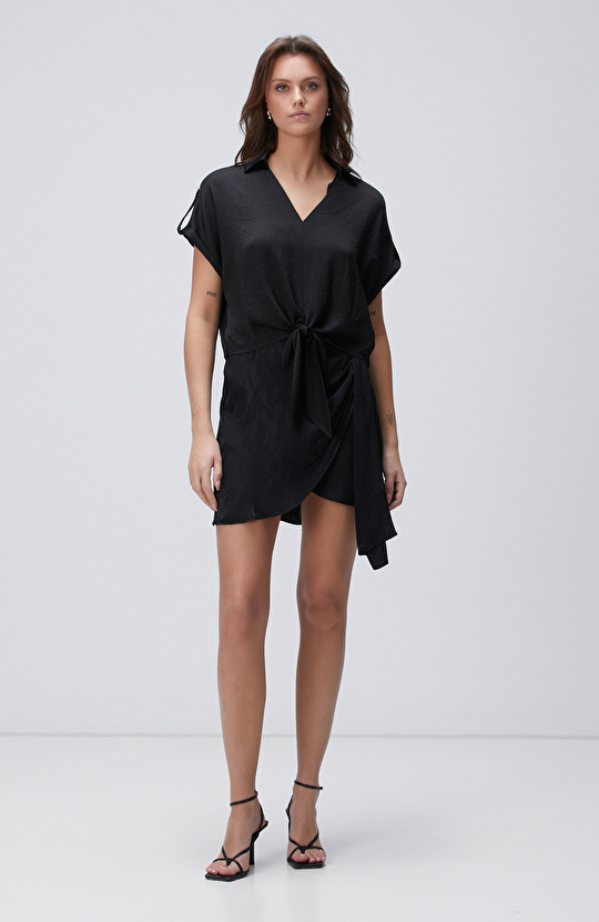 Siyah Jakarlı Mini Etek