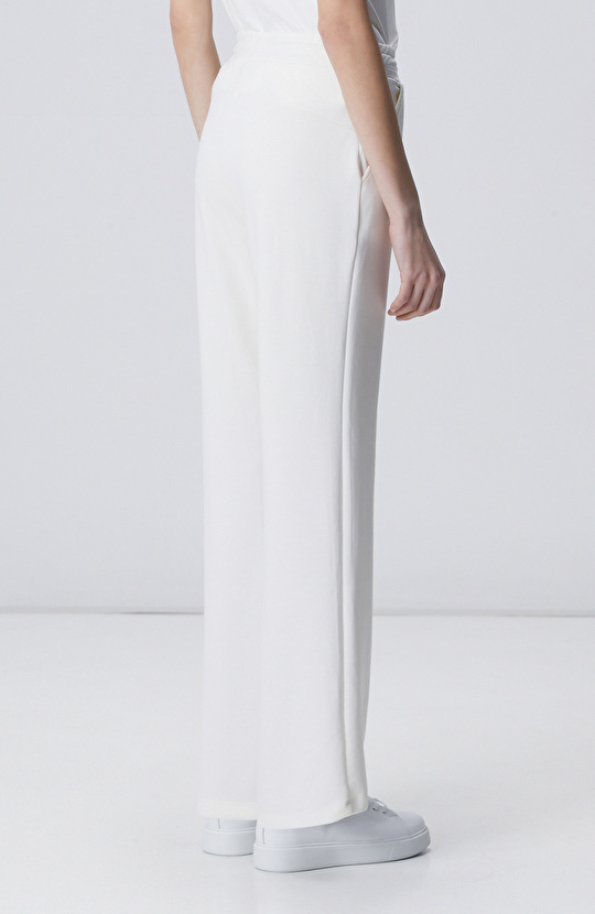 Kırık Beyaz Eşofman