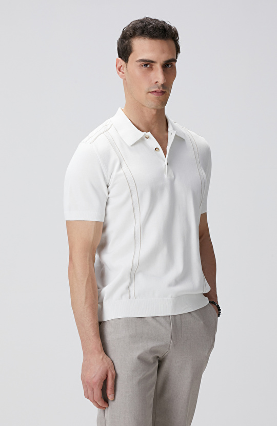 Kırık Beyaz Triko Kazak