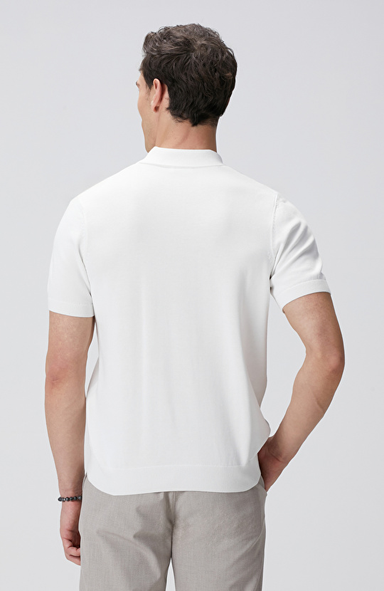 Kırık Beyaz Triko Kazak