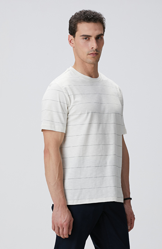 Kırık Beyaz T-shirt