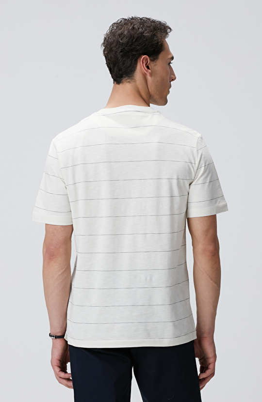 Kırık Beyaz T-shirt