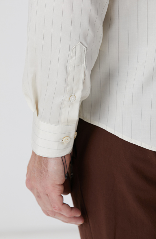 Kırık Beyaz Çizgili Gömlek