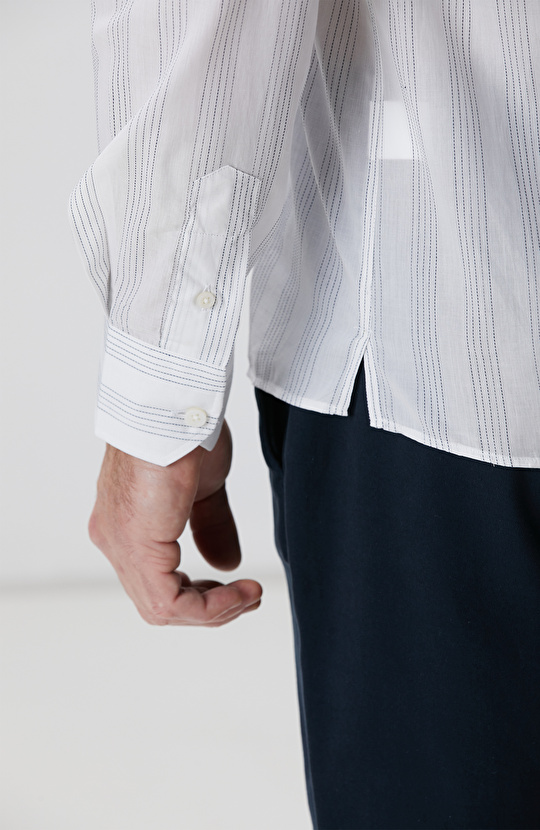 Beyaz Lacivert Çizgili Gömlek