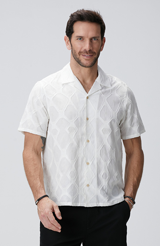 Beyaz Desenli Gömlek