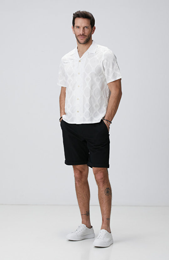 Beyaz Desenli Gömlek