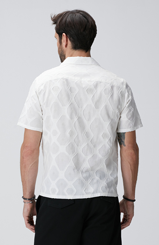 Beyaz Desenli Gömlek