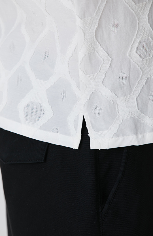 Beyaz Desenli Gömlek