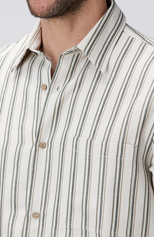 Kırık Beyaz Çizgili Keten Karışımlı Gömlek