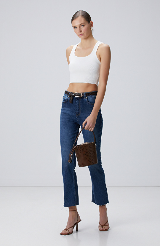 Kırıkbeyaz  Büstiyer