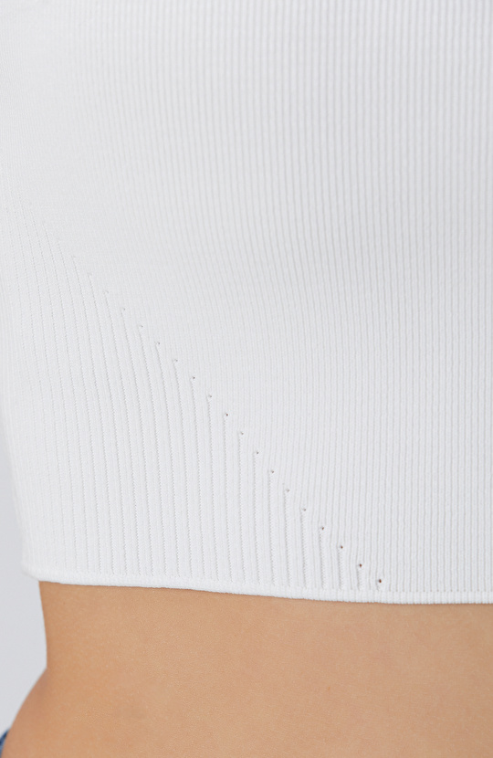 Kırıkbeyaz  Büstiyer