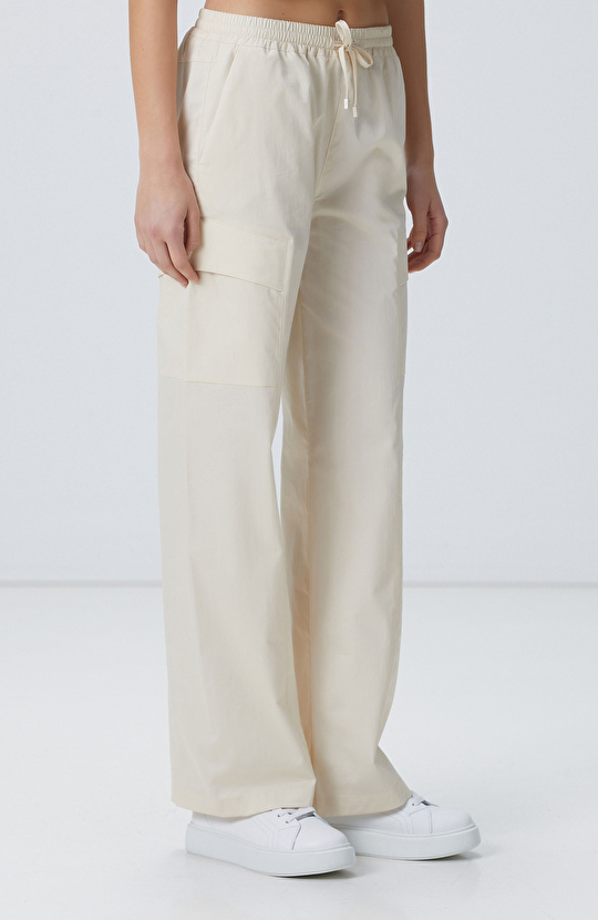 N-Tech Kırık Beyaz Pantolon