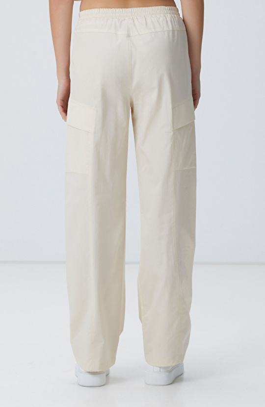 N-Tech Kırık Beyaz Pantolon