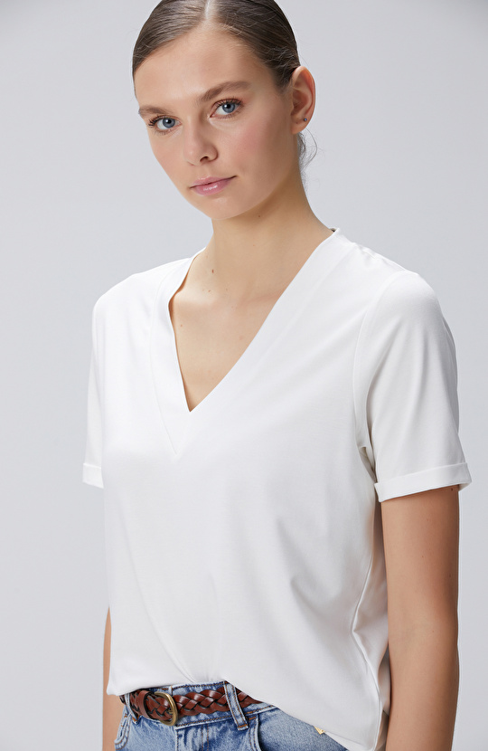 Kırık Beyaz Tshırt