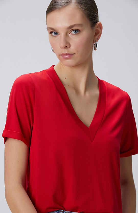Kırmızı Tshirt