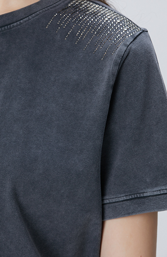 Antrasit Omuz Taş Detaylı T-shirt