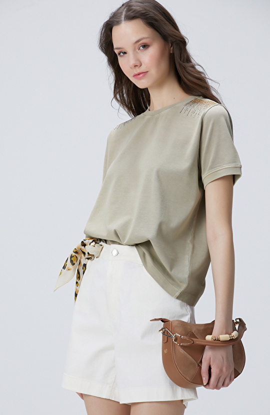 Bej Omuz Taş Detaylı T-shirt