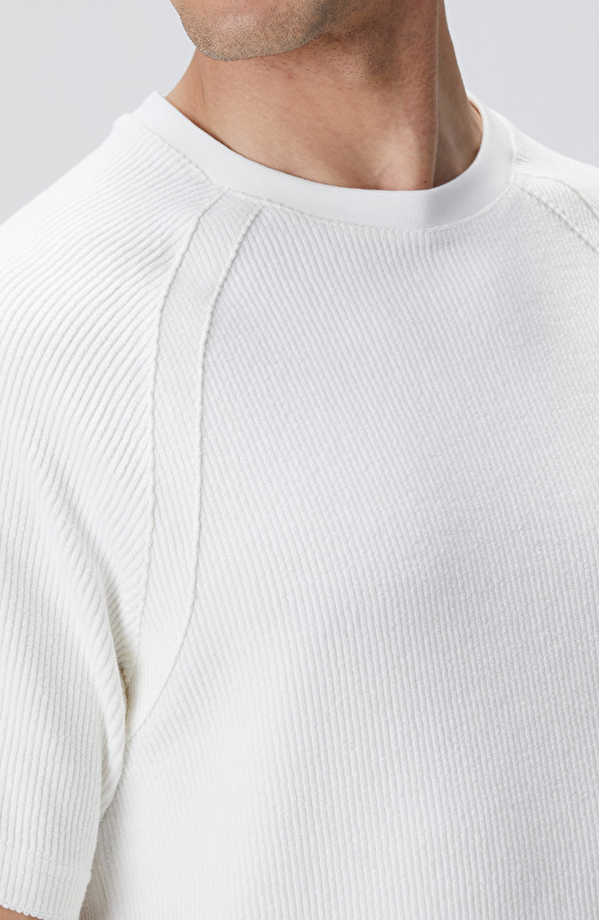 Kırık Beyaz T-shirt