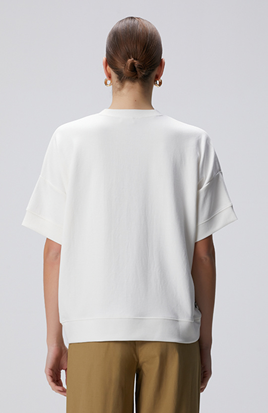 Kırık Beyaz Sweatshirt