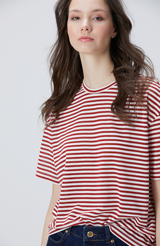 Kırmızı Beyaz T-shirt