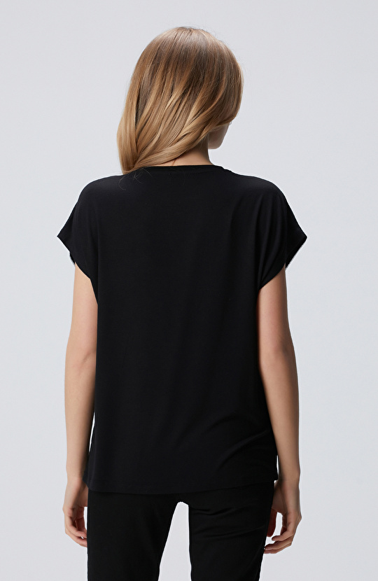 Siyah Tül Garnili T-shirt