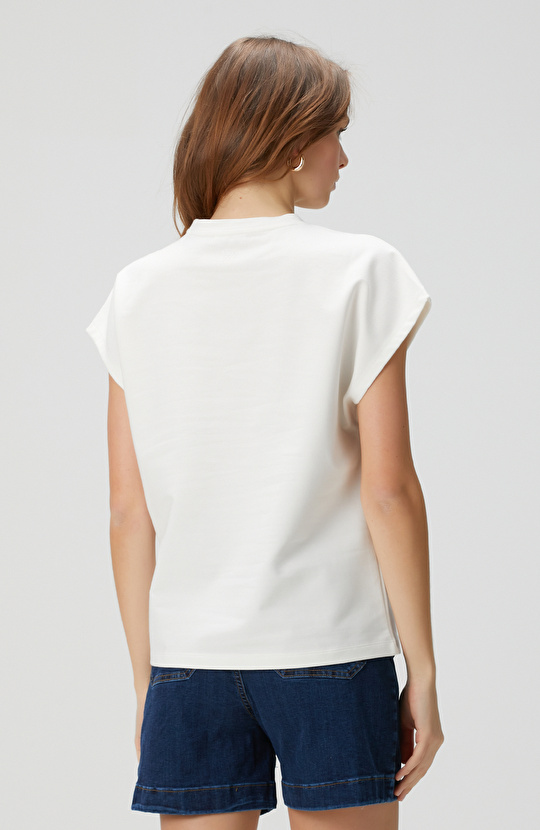 Beyaz Payet Nakış İşlemeli T-shirt