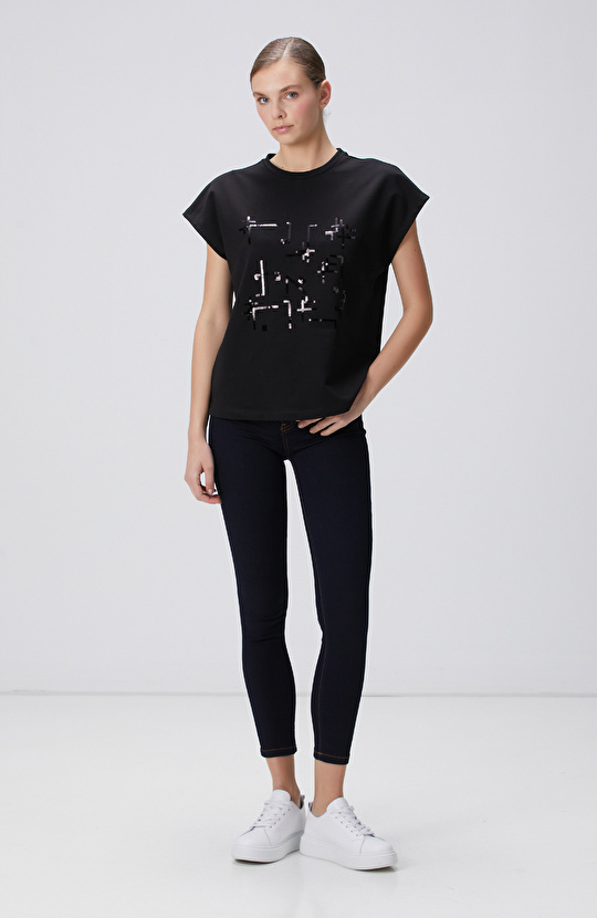 Siyah Payet Nakış İşlemeli T-shirt