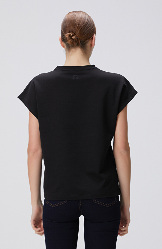 Siyah Payet Nakış İşlemeli T-shirt