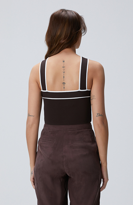 Kahverengi Çapraz Yakalı Crop Triko