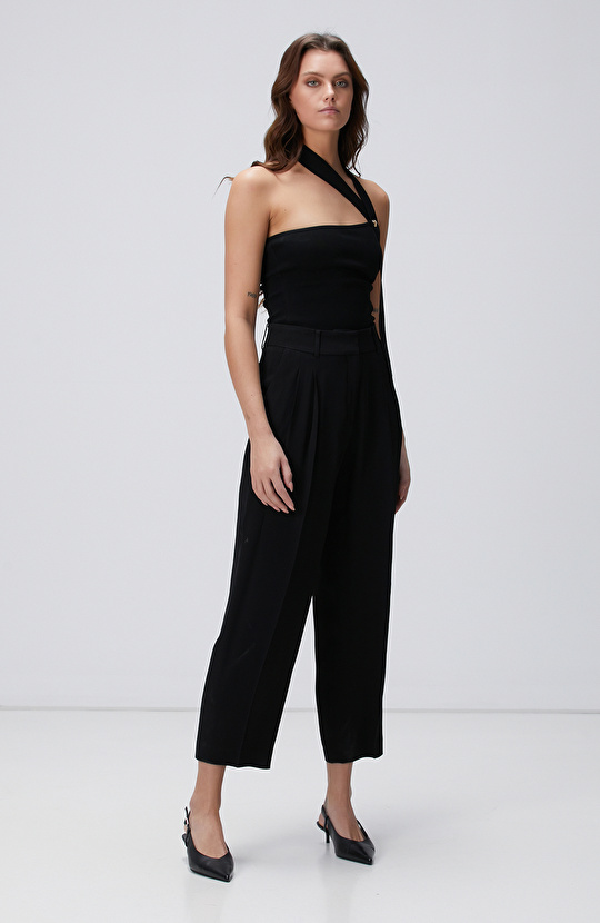 Siyah Bağlama Detaylı Triko