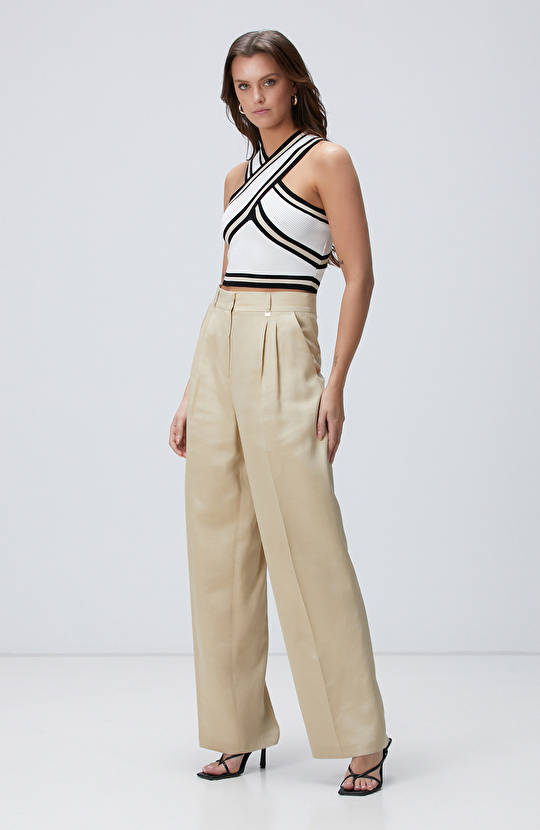 Kırıkbeyaz Çapraz Yakalı Crop Triko