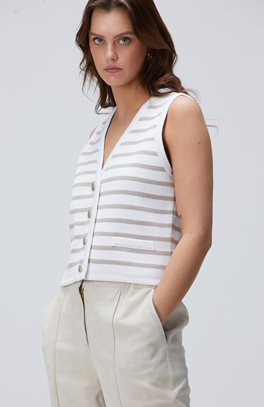 Kırık Beyaz Çizgili Triko Yelek