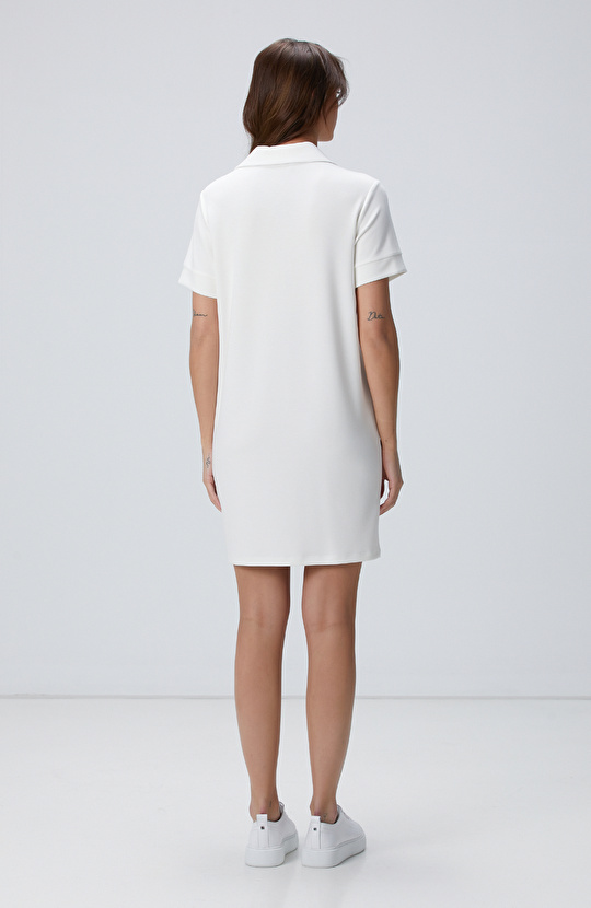 Kırık Beyaz Polo Yaka Elbise